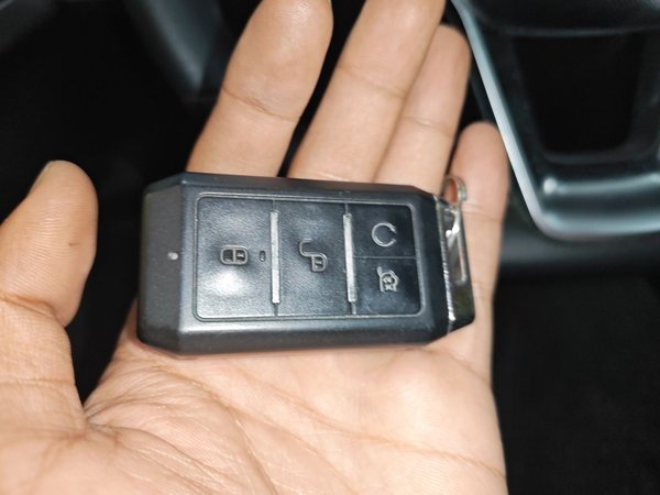 BYD Qin New Energy 2019, 65000 км, за 6533 USD - фото 9