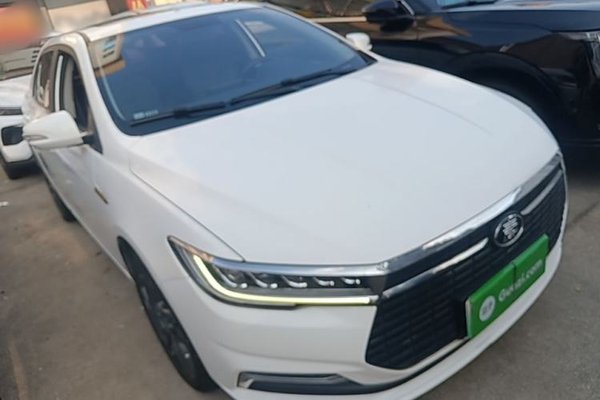 BYD Qin New Energy 2019, 90800 км, за 7978 USD