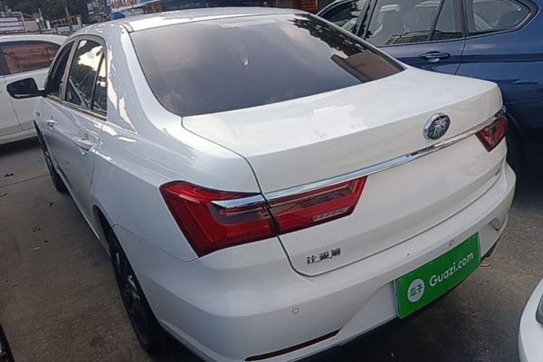 BYD Qin New Energy 2019, 90800 км, за 7978 USD
