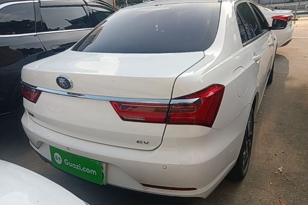 BYD Qin New Energy 2019, 90800 км, за 7978 USD