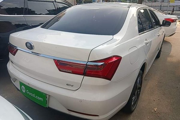 BYD Qin New Energy 2019, 90800 км, за 7978 USD - фото 6