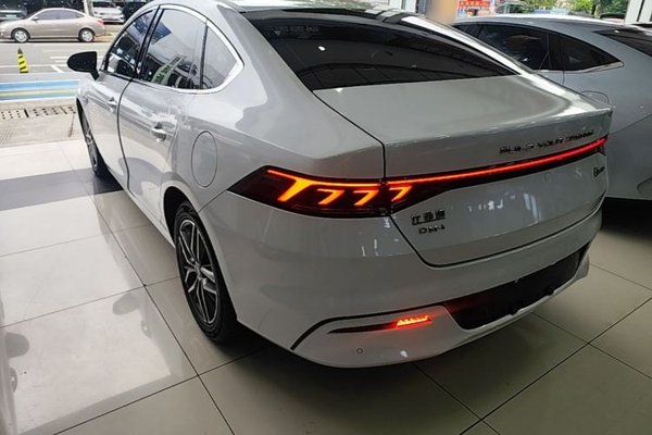 BYD Qin PLUS 2021, за 7952 USD