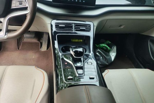 BYD Qin PLUS 2023, 74900 км, за 11968 USD - фото 17