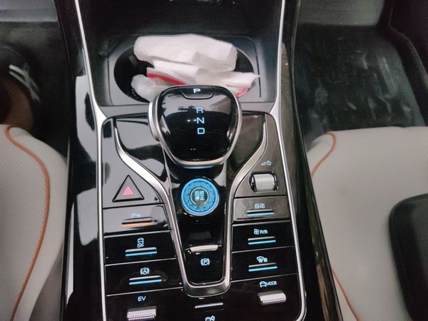 BYD Qin PLUS 2023, 16100 км, за 9434 USD - фото 11