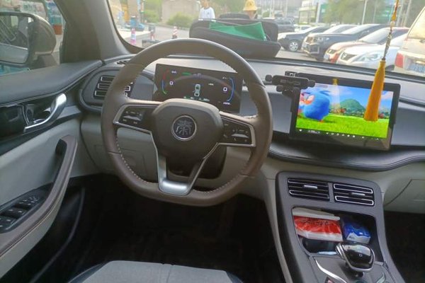BYD Qin PLUS 2023, 23200 км, за 8033 USD - фото 9