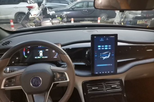 BYD Qin PLUS 2023, 27599 км, за 9717 USD - фото 12