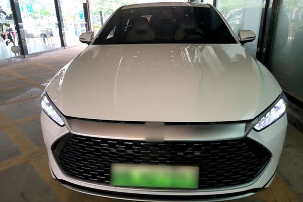 BYD Qin PLUS 2023, 23800 км, за 8504 USD