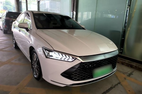 BYD Qin PLUS 2023, 23800 км, за 8504 USD