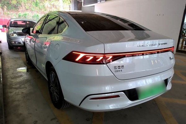 BYD Qin PLUS 2023, 23800 км, за 8504 USD