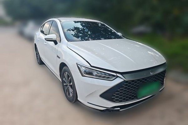 BYD Qin PLUS 2023, 32100 км, за 9026 USD