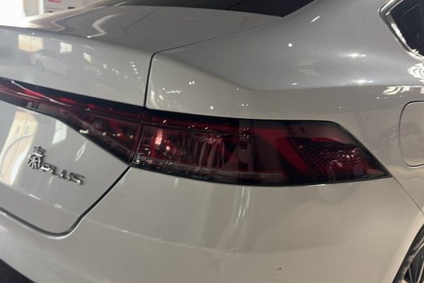 BYD Qin PLUS 2023, 36400 км, за 10254 USD - фото 10