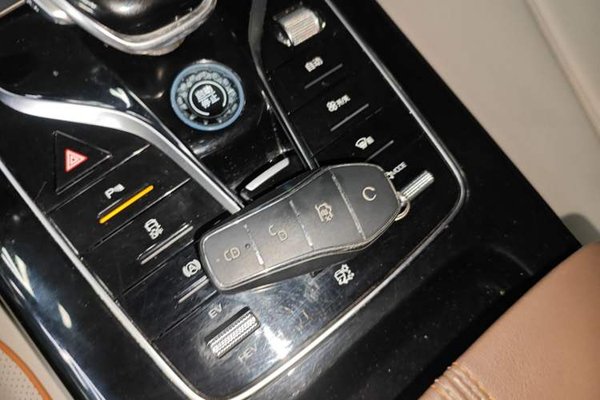 BYD Qin PLUS 2023, 36400 км, за 10254 USD - фото 25
