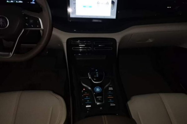 BYD Qin PLUS 2024, 21300 км, за 9363 USD - фото 13