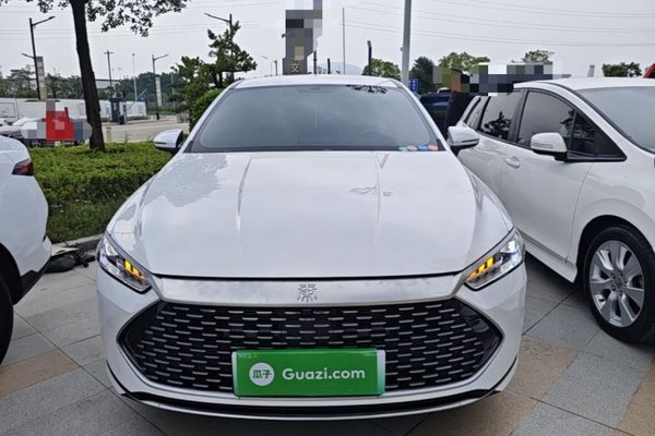 BYD Qin PLUS 2024, 24300 км, за 10649 USD