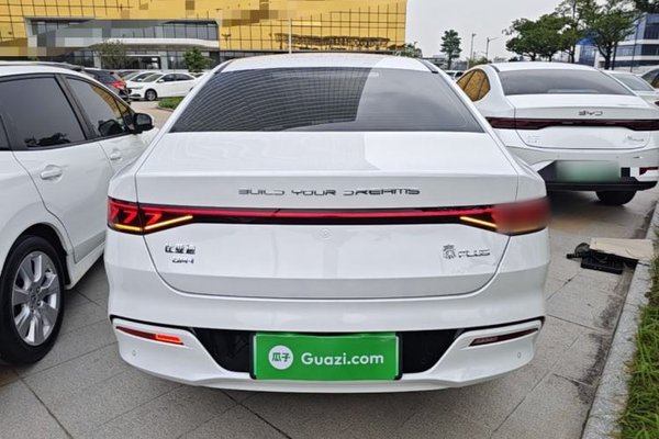 BYD Qin PLUS 2024, 24300 км, за 10649 USD