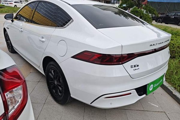 BYD Qin PLUS 2024, 24300 км, за 10649 USD