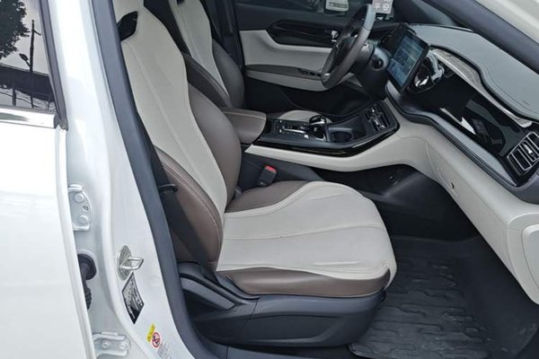 BYD Qin PLUS 2024, 24300 км, за 10649 USD - фото 23