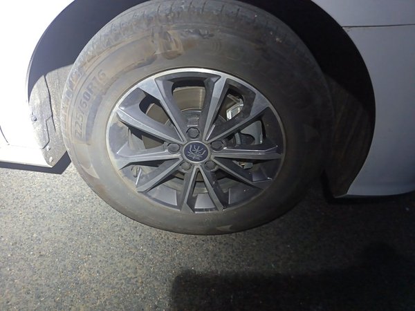 BYD Qin PLUS 2024, 28500 км, за 9080 USD