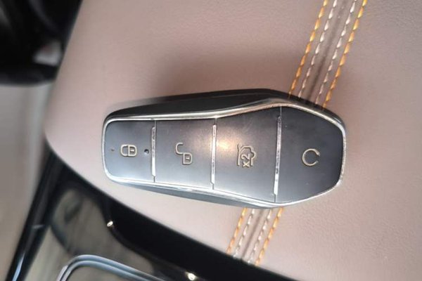 BYD Qin PLUS 2024, 32800 км, за 8623 USD - фото 12