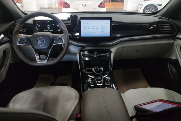 BYD Qin PLUS 2024, 34100 км, за 9928 USD - фото 12