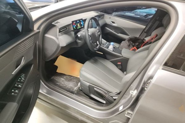 BYD Qin PLUS 2025, 29500 км, за 14039 USD - фото 23