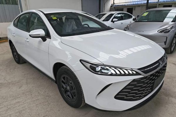 BYD Qin PLUS 2025, 100 км, за 12005 USD