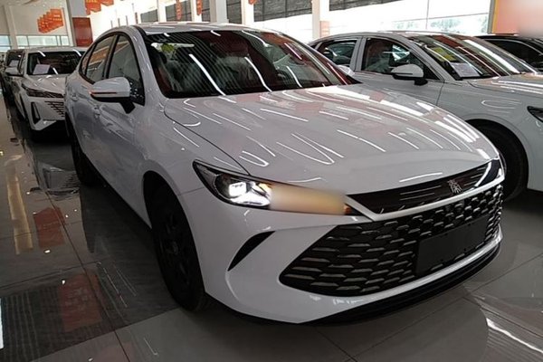 BYD Qin PLUS 2025, 100 км, за 12951 USD