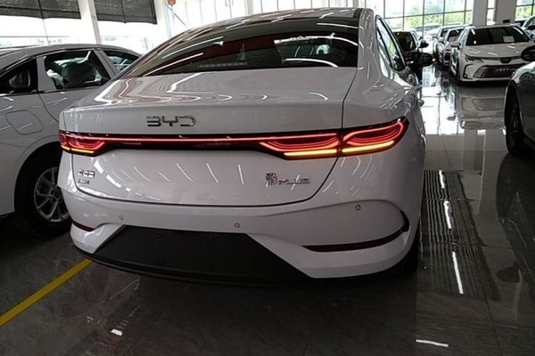 BYD Qin PLUS 2025, 100 км, за 12951 USD