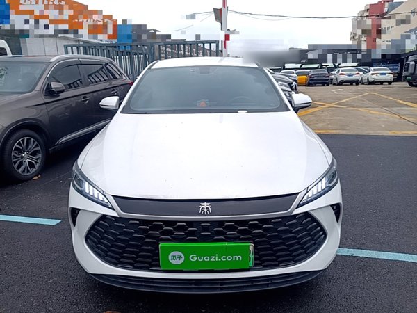 BYD Qin PLUS 2025, 22700 км, за 10290 USD
