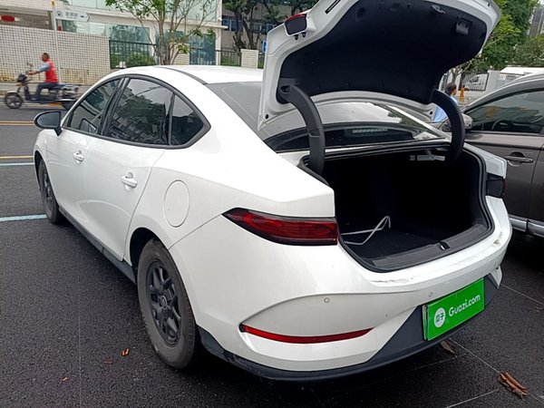 BYD Qin PLUS 2025, 22700 км, за 10290 USD