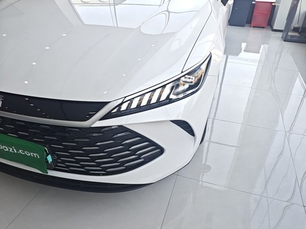 BYD Qin PLUS 2025, 8900 км, за 10514 USD - фото 9