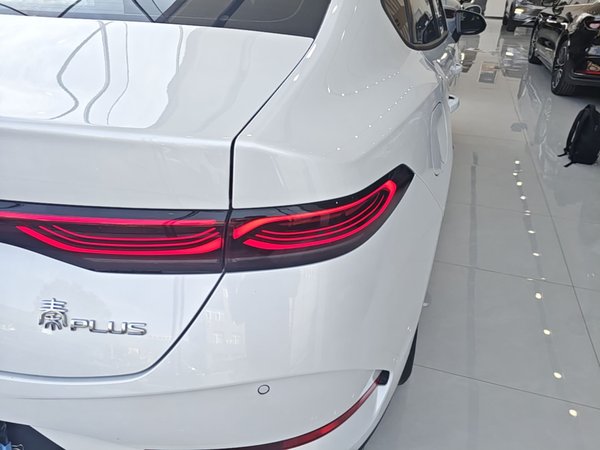 BYD Qin PLUS 2025, 8900 км, за 10514 USD - фото 7
