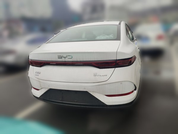 BYD Qin 2026, 100 км, за 11578 USD