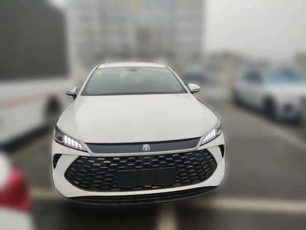 BYD Qin 2026, 100 км, за 11578 USD
