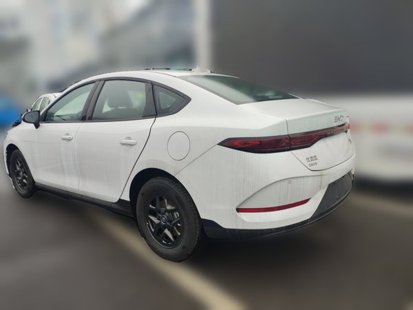 BYD Qin 2026, 100 км, за 11578 USD