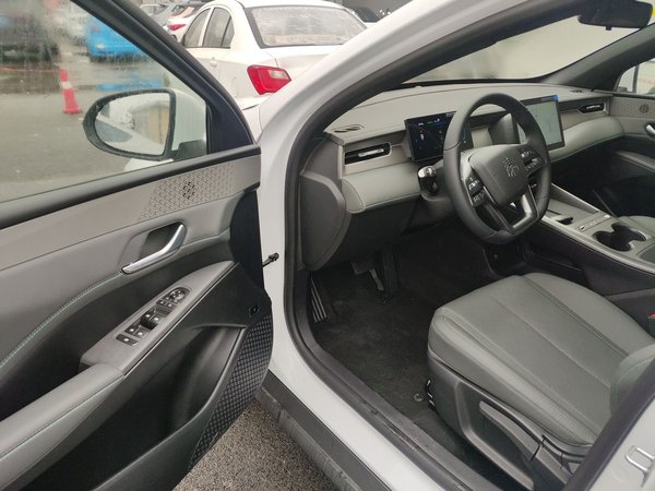 BYD Qin 2026, 100 км, за 11578 USD - фото 17