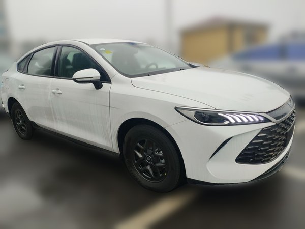 BYD Qin 2026, 100 км, за 11578 USD