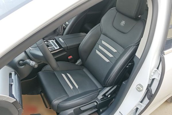 BYD Qin Pro New Energy 2019, 35400 км, за 8621 USD - фото 17