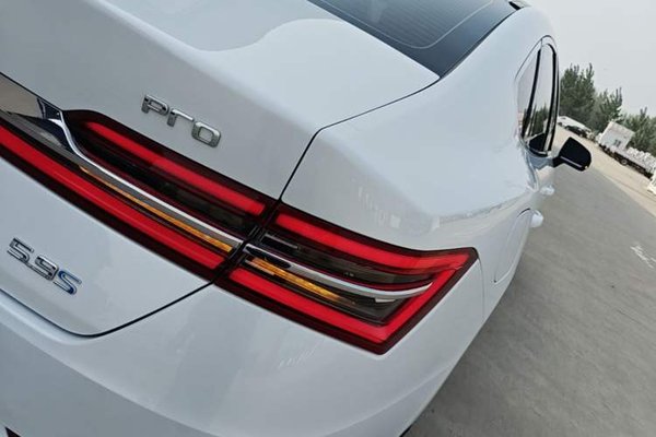BYD Qin Pro New Energy 2019, 35400 км, за 8621 USD - фото 9
