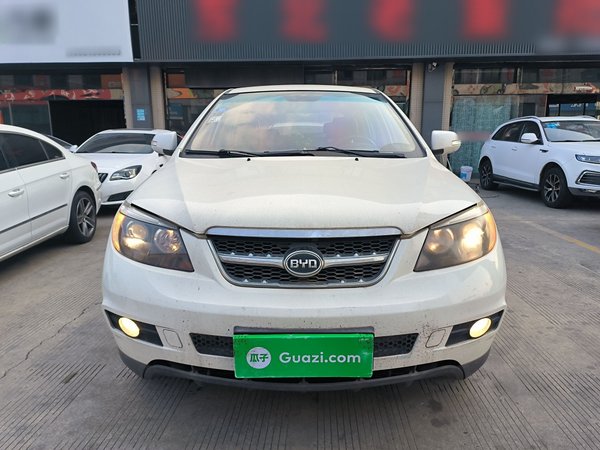 BYD S6 2014 2.0L Manual Luxury 5-Seater, 2014 года