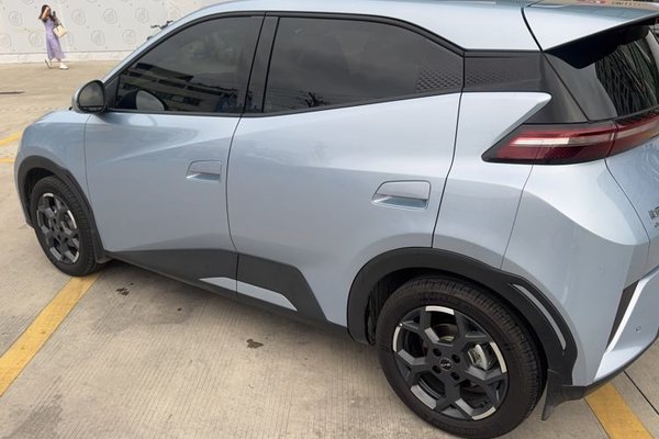 BYD Seagull 2025, 9500 км, за 11117 USD