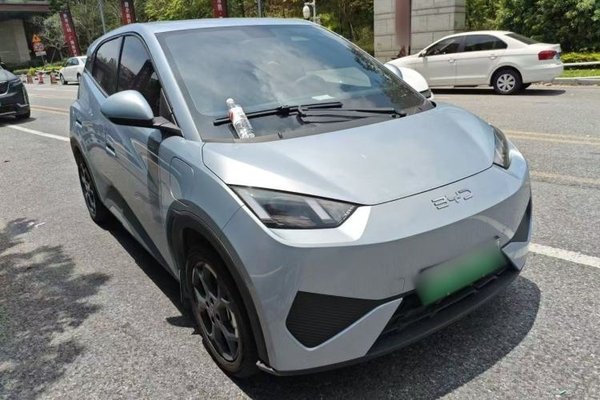 BYD Seagull 2025, 9500 км, за 11117 USD