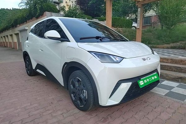 BYD Seagull 2025, 2200 км, за 9807 USD