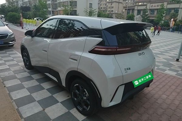 BYD Seagull 2025, 2200 км, за 9807 USD