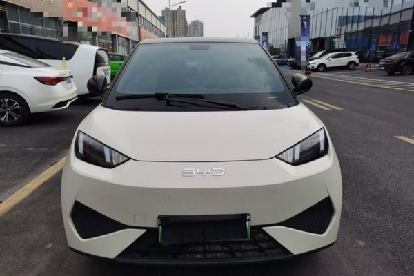BYD Seagull 2025, 8100 км, за 10170 USD