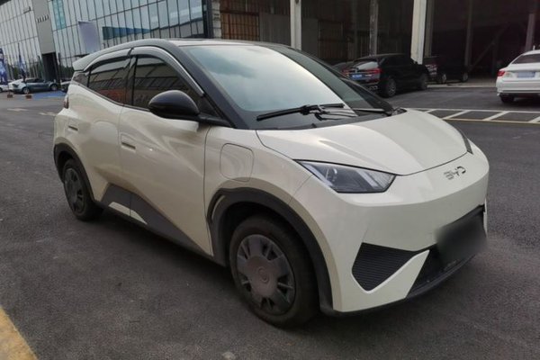BYD Seagull 2025, 8100 км, за 10170 USD