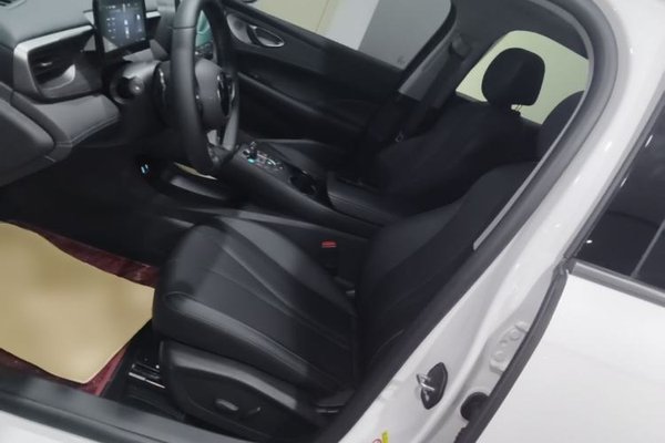 BYD Seal 05 DM-i 2025, 14000 км, за 11644 USD - фото 17