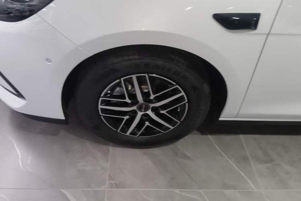 BYD Seal 05 DM-i 2025, 14000 км, за 11644 USD - фото 10