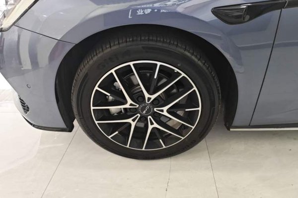 BYD Seal 07 DM-i 2025, 4400 км, за 18772 USD - фото 8