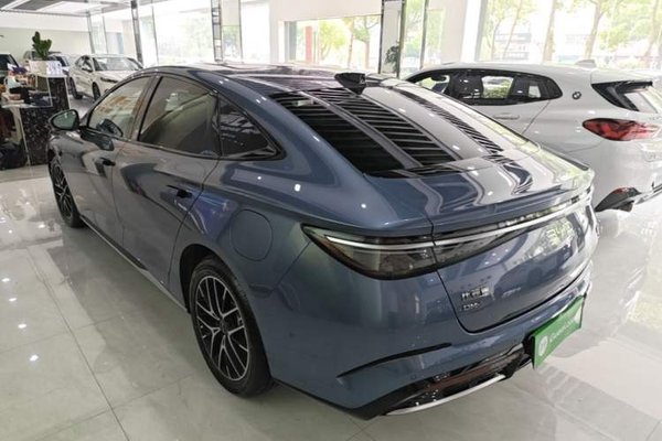 BYD Seal 07 DM-i 2025, 4400 км, за 18772 USD